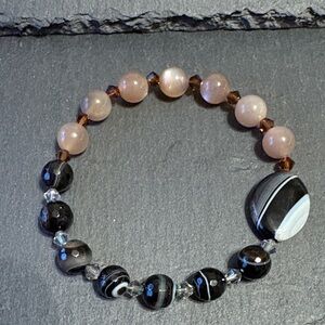 Elegant Black Banded Agate and Peach Moonstone Stretch Beaded Bracelet SZ 6-1/2